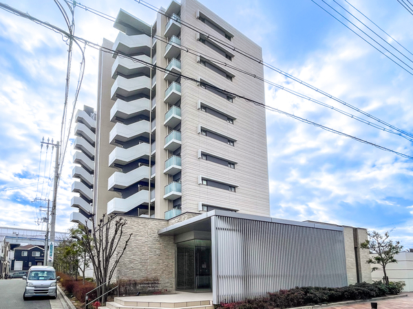 【シャルマンフジスマート尼崎出屋敷駅前ステーショングリーン】外観