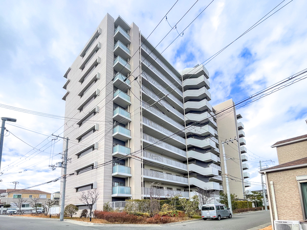 【シャルマンフジスマート尼崎出屋敷駅前ステーショングリーン】外観