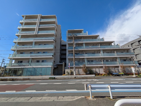 【レーベン鵠沼海岸BLUENOVA】外観