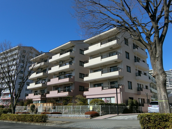 【けやき通り北十番館】外観
