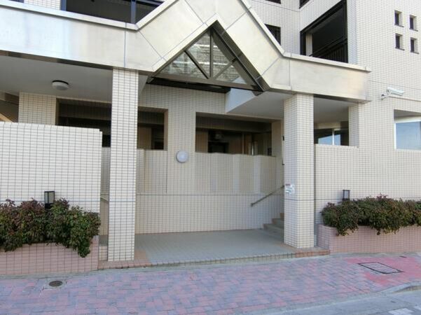 【けやき通り北十番館】エントランス