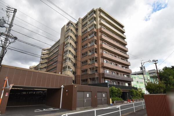 【ロイヤルアークソレイス上小田井】外観写真