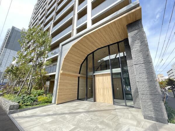 【ザ・ライオンズ札幌植物園YAYOI GARDENS】エントランス 【ザ・ライオンズ札幌植物園YAYOI GARDENS】エントランス