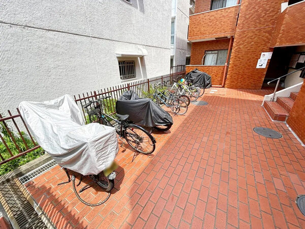 【ライオンズマンション清住】共用部分(駐輪場) 【ライオンズマンション清住】共用部分(駐輪場)
