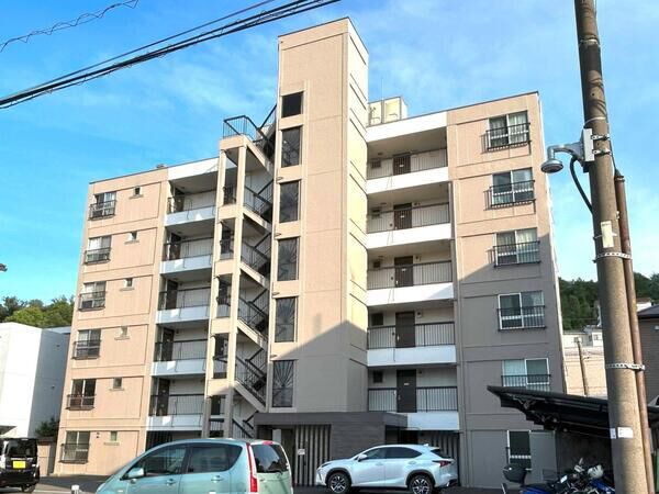 【聖蹟桜ヶ丘コーポラス】建物外観 【聖蹟桜ヶ丘コーポラス】建物外観