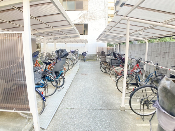 【日商岩井木場マンション】駐輪場