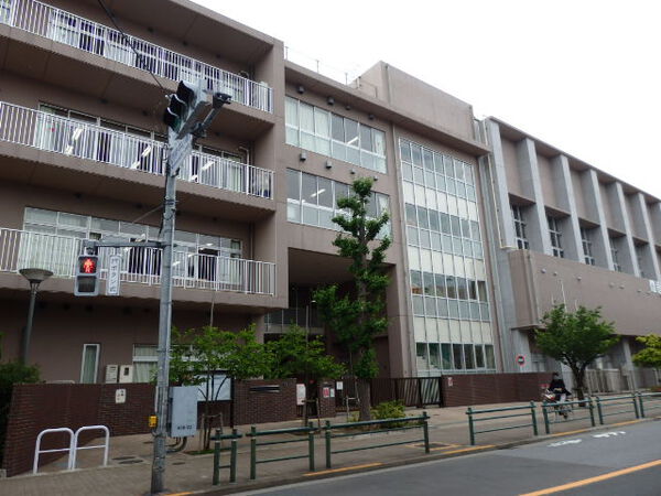 区立西新井小学校まで約410ｍ（徒歩6分）