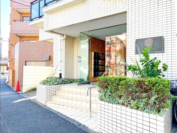 【ペガサスマンション白楽】エントラン1 【ペガサスマンション白楽】エントラン1