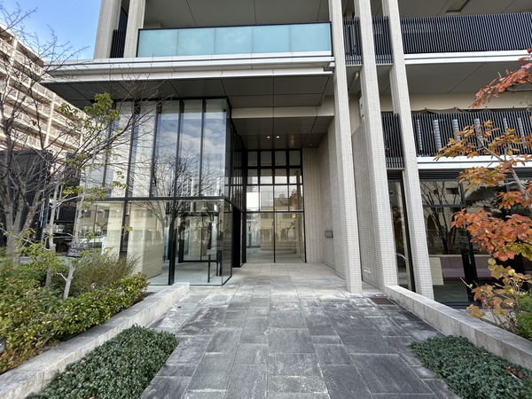 【プラネスーペリア西宮北口】エントランス