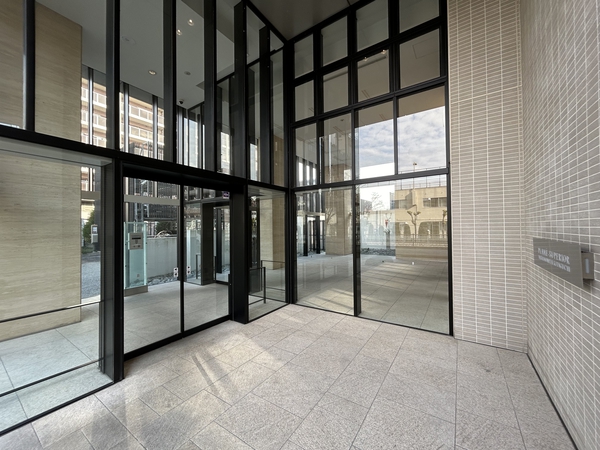 【プラネスーペリア西宮北口】エントランス