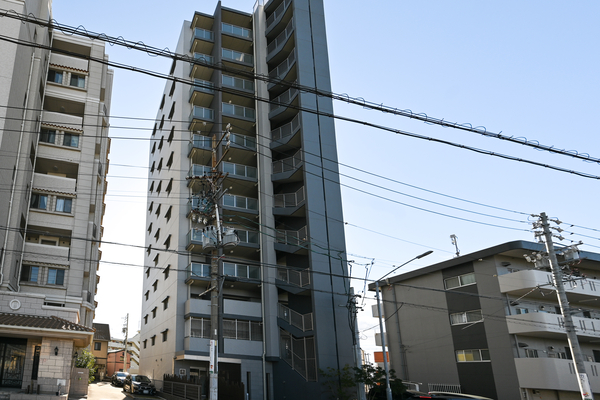 【ファミリアーレ名古屋烏森】外観