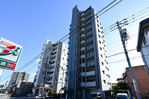 【ファミリアーレ名古屋烏森】外観