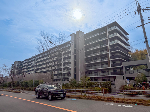 【レ・ジェイド千里青山台】外観 【レ・ジェイド千里青山台】外観