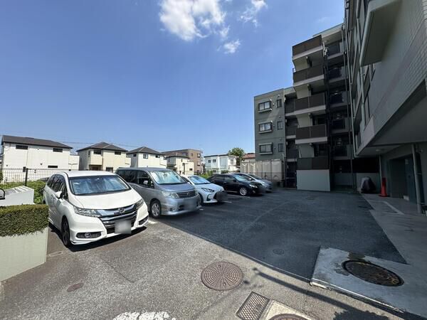 【コスモ大宮西】駐車場