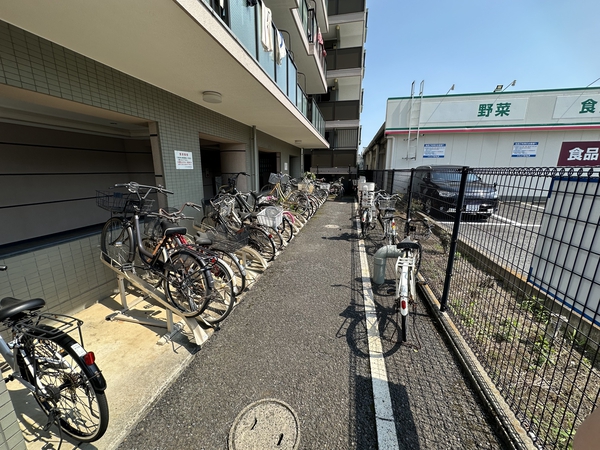 【コスモ大宮西】駐輪場