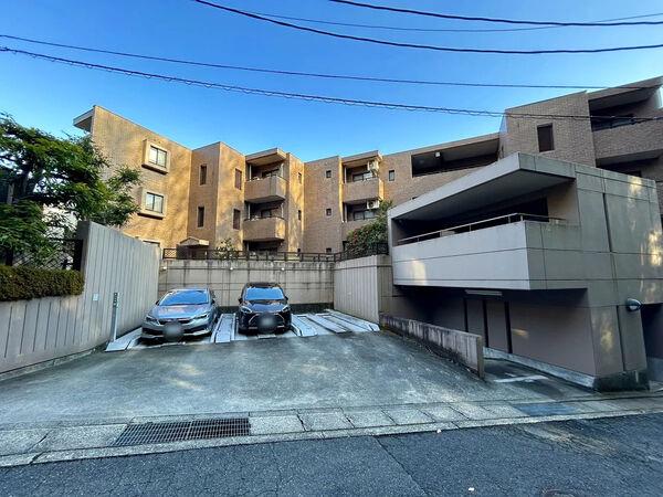 【ユーハウス植園】駐車場