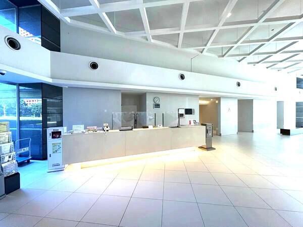 【アイランドタワースカイクラブ】エントランス1（コンシュルジュカウンター）