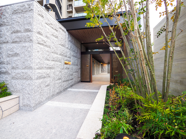 【アネシア御器所】エントランス 【アネシア御器所】エントランス