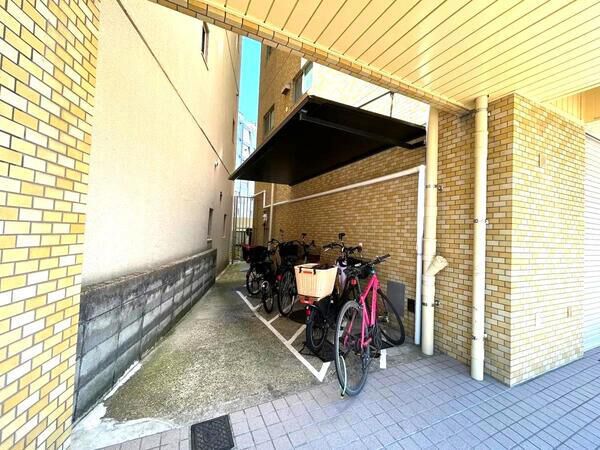 (駐輪場) (駐輪場)