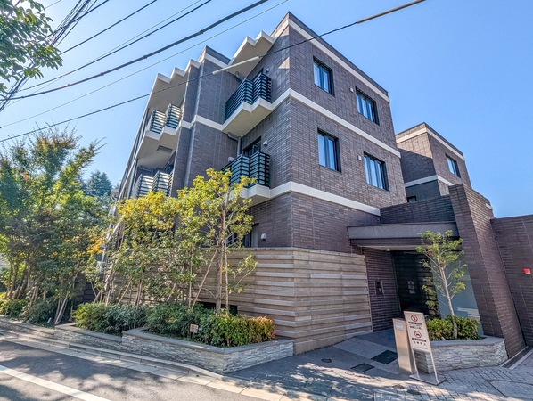 【ザ・パークハウス御苑内藤町】外観