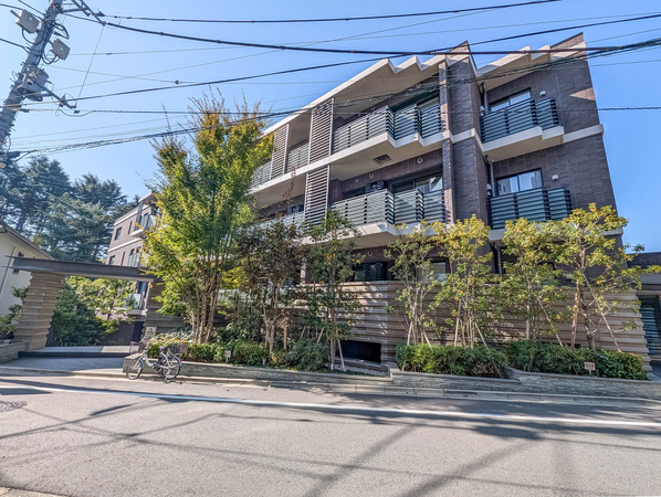 【ザ・パークハウス御苑内藤町】外観