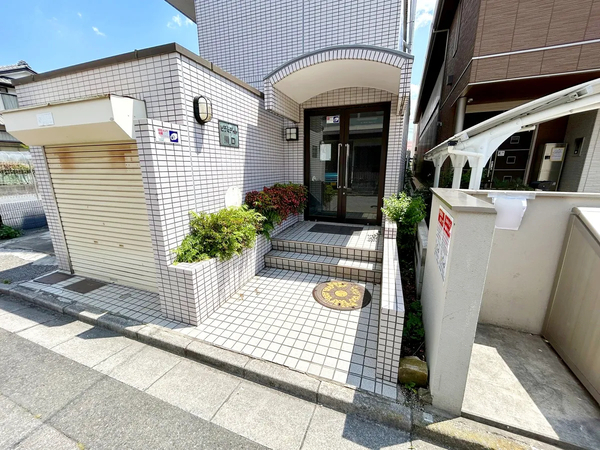 【ピラミデ川口】エントランス