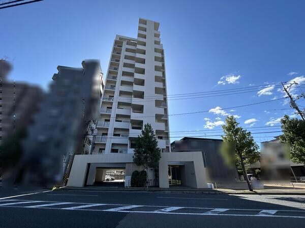 【ロイヤルシティビュー牛田本町】外観