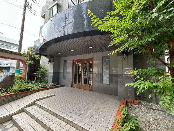 【ライオンズマンション京王分倍河原】エントランス1