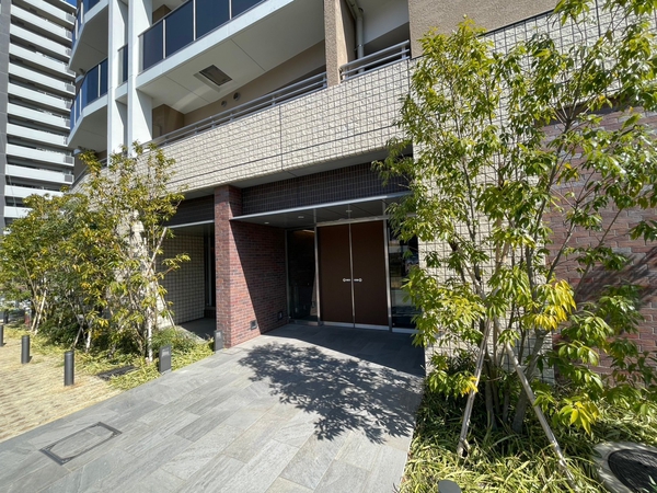【クレヴィア朝霞台】エントランス