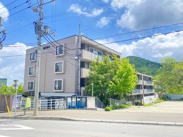 【ロジェ宮の森】外観２