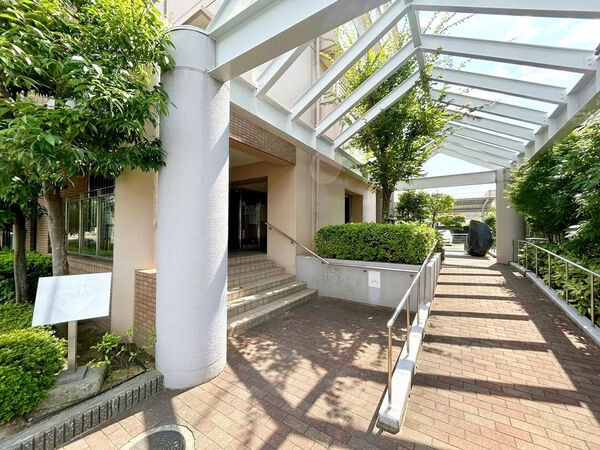 【ラヴェール甲子園】エントランス