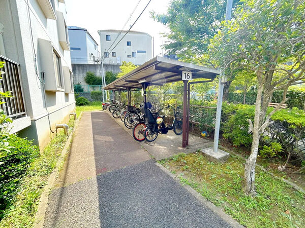 【朝日プラザ船橋セントラルコーポ】駐輪場