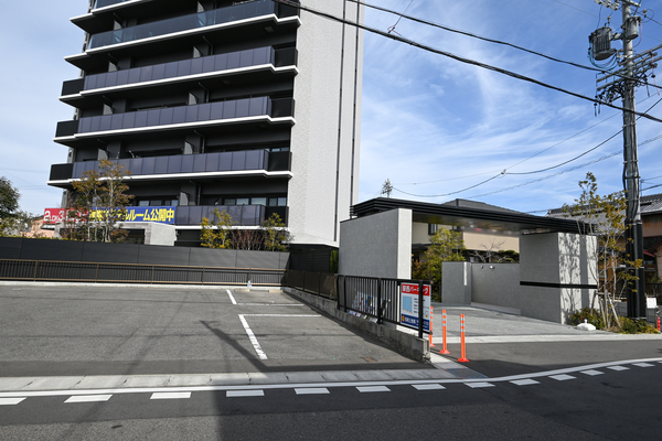 【デュオヒルズ西春】エントランス