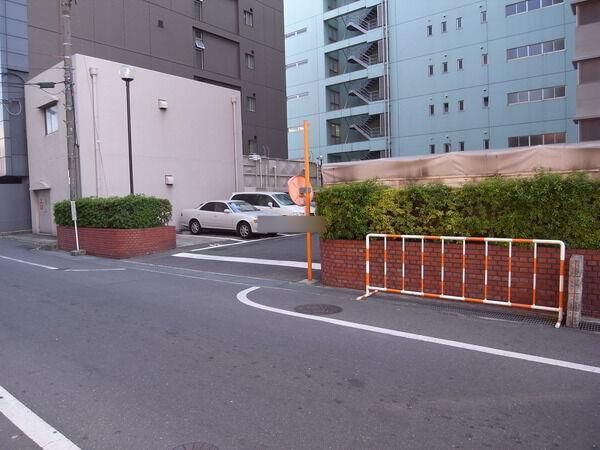 駐車場入り口 駐車場入り口