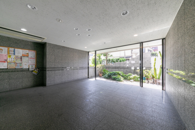 エントランスホール