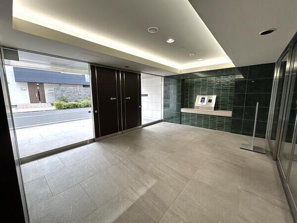 【ヴェレーナ北大宮レジデンス】エントランス