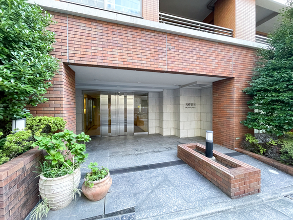 【ナビウス御茶ノ水】エントランス