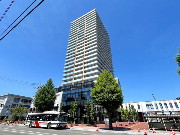 【プレミストタワーズ札幌苗穂】外観１