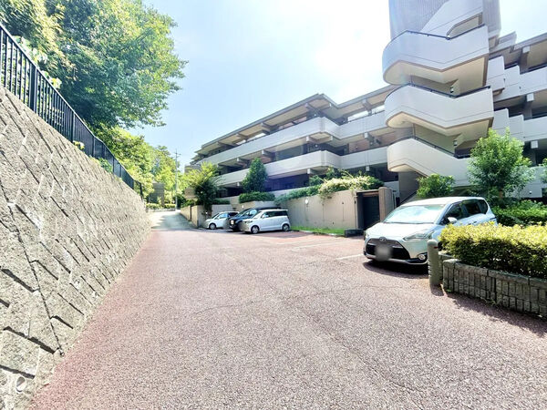 【サンマンションアトレ猫ヶ洞】共用部分(駐車場)1 【サンマンションアトレ猫ヶ洞】共用部分(駐車場)1