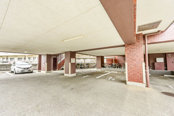 (駐車場) (駐車場)