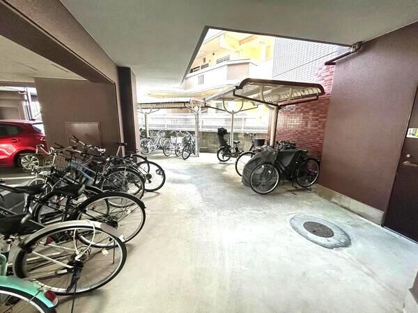 (駐輪場) (駐輪場)