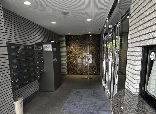 【ステラレジデンス氷川台】エントランス