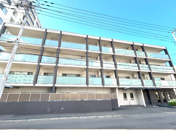 【クリオ東札幌プレミアムスクエア】外観