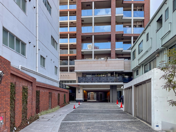 【ザ・神戸北野レジデンス】エントランス