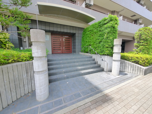 【ライネスハイム大山ピュアプレイス】エントランス 【ライネスハイム大山ピュアプレイス】エントランス