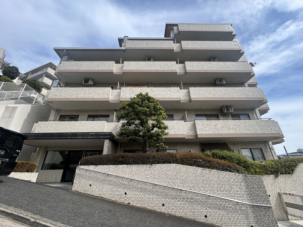 【エヴァーグリーン横浜三ツ沢】外観