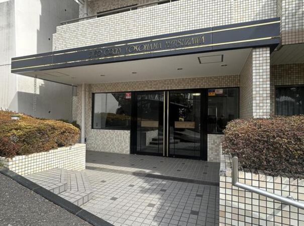 【エヴァーグリーン横浜三ツ沢】エントランス