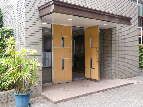 【朝日クレスパリオ北新宿】エントランス 【朝日クレスパリオ北新宿】エントランス