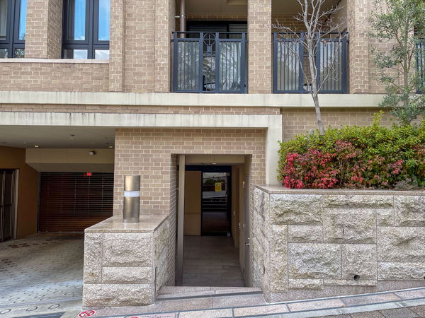 【シエリア神戸北野坂】エントランス