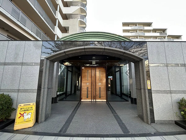 【ヒューマンズプラザ青崎】エントランス 【ヒューマンズプラザ青崎】エントランス